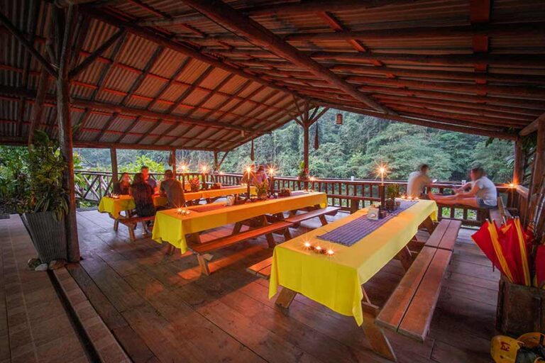 Dining hall of the Rios Lodge overlooking the Pacuare River
